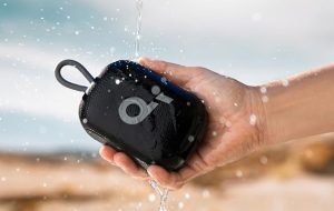 بلندگو دوش بلوتوث Soundcore توسط Anker فقط به موقع برای روز یادبود از قیمت گذاری نزدیک برخوردار است بلندگو دوش بلوتوث Soundcore توسط Anker فقط به موقع برای روز یادبود از قیمت گذاری نزدیک برخوردار است